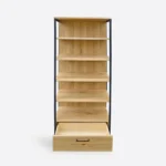 Ein Industrial Regal aus Massivholz für das Wohnzimmer Material: EICHE