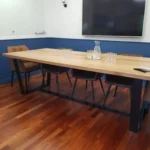 MERE Tisch mit konischem Sockel - Ausführung