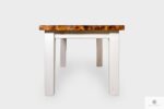 Holztisch aus gebranntem und gebleichtem Holz ins Esszimmer BURN
