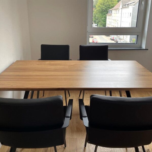 Stół dębowy na metalowych nogach do jadalni VITA