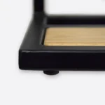 Stojak na ręczniki z drewna i metalu