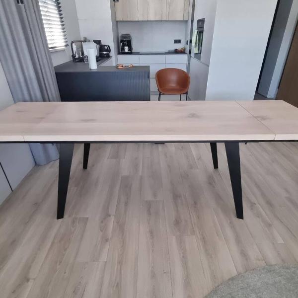 Stół dębowy z dostawkami na metalowych nogach CORTEZ