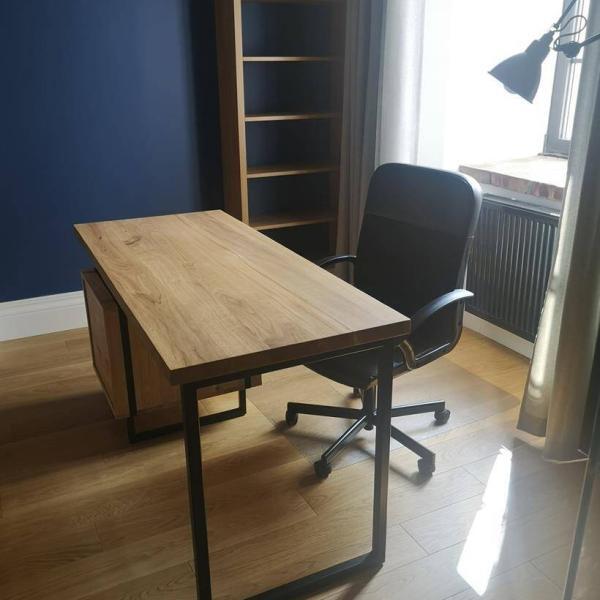 Solidne nowoczesne biurko z drewna litego metalu na zamówienie HUGON producent mebli warszawa RaWood