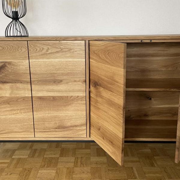 Dębowa komoda z szafkami z drewna litego i metalu MERIS I