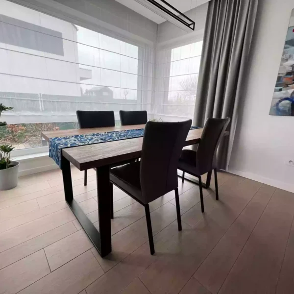 Stół do jadalni na metalowych nogach BRITA