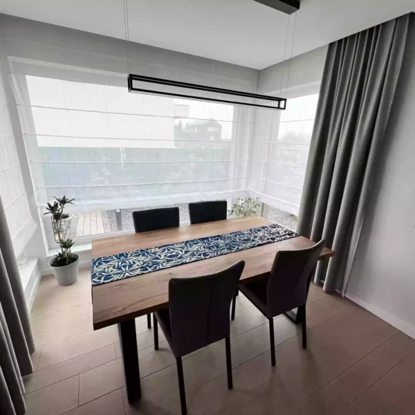 Stół do jadalni na metalowych nogach BRITA