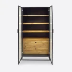 Designerska witryna z drewna litego do salonu CARLA