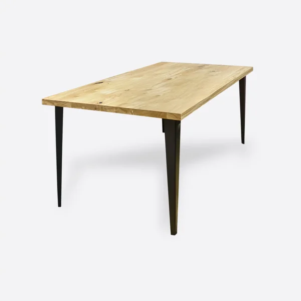 Moderner Eichenholztisch mit subtilem Gestell VIVA