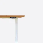 Höhenverstellbarer Eichenschreibtisch mit abgerundeten Kanten COLIN II (9)